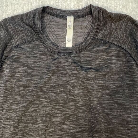 Lululemon Gray Performance Short Sleeve Swiftly Tech T-Shirt Size Medium - Picture 2 of 8